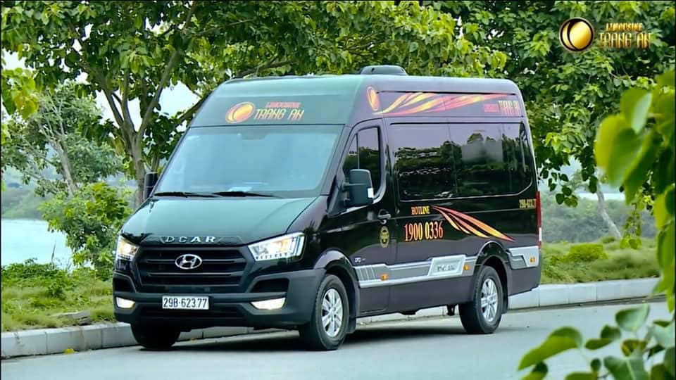 Hình ảnh xe đón khách thực tế của nhà xe Tràng An Limousine 