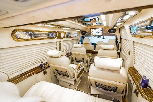 Lý do nên chọn nhà xe Tràng An Limousine đi Gia Viễn
